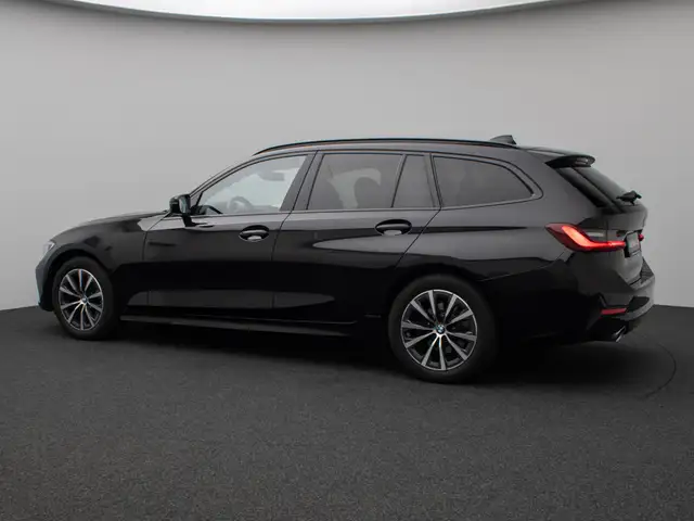 BMW 3 Series view 10