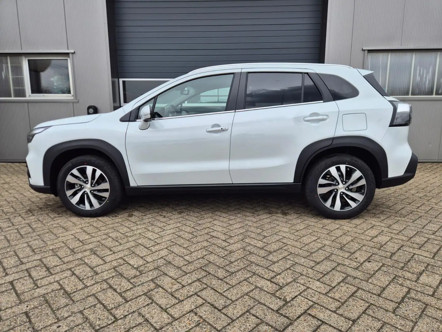 Suzuki S-Cross Comfort+ 110PS Automatik MHEV 1.4 Boosterjet Te... Weiß - 2