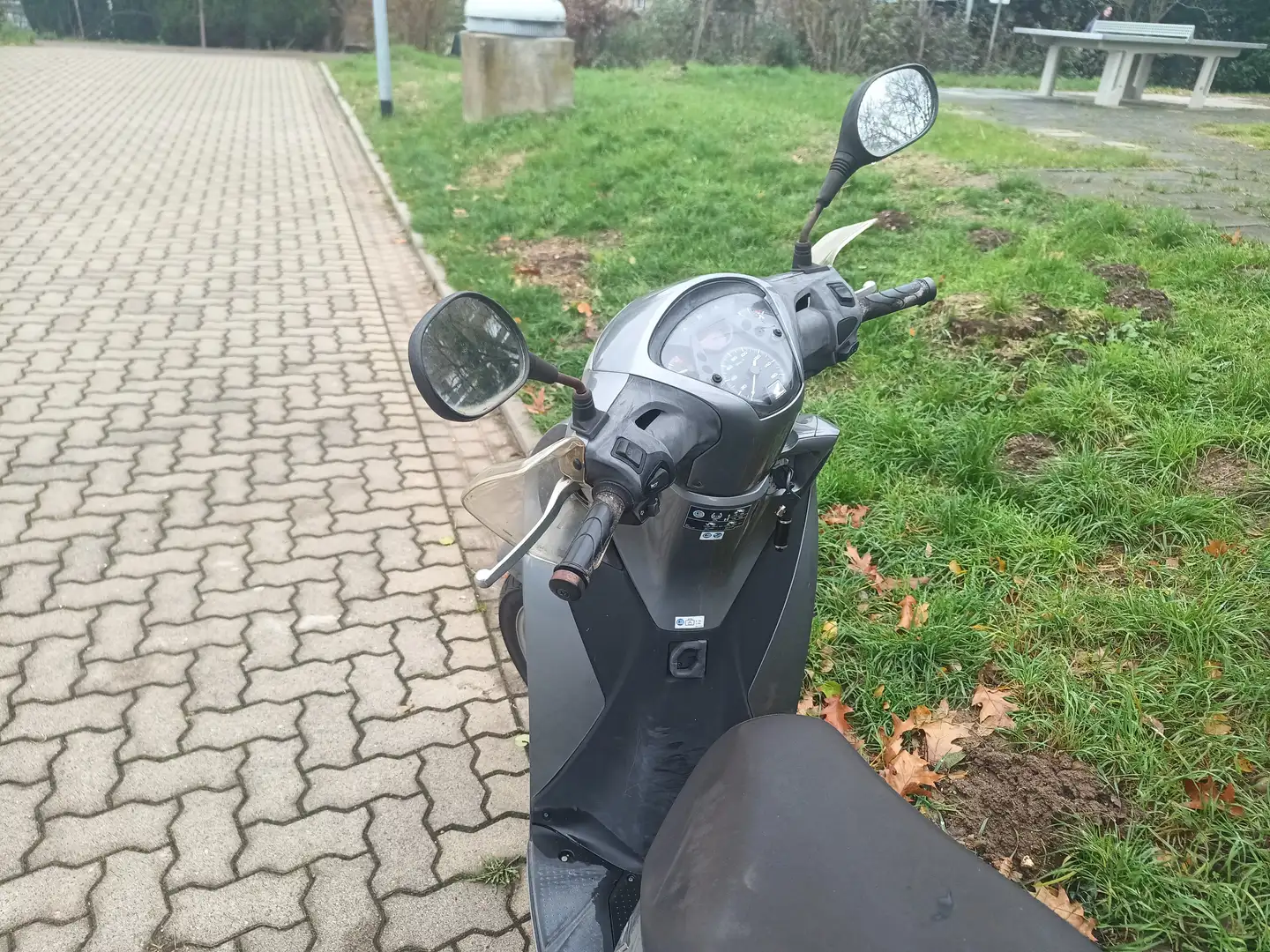 Honda SH 125i Automatik Srebrny - 2