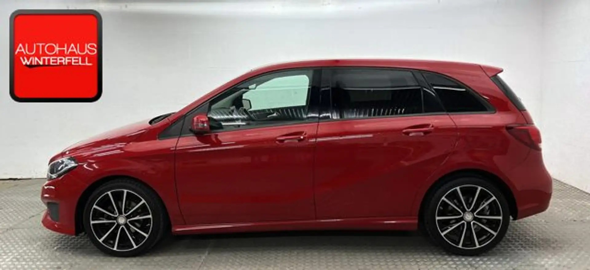 Mercedes-Benz B 180 18Z+SITZHEIZUNG+TEMPOMAT+PDC+KLIMA+NAVI+ Rood - 2