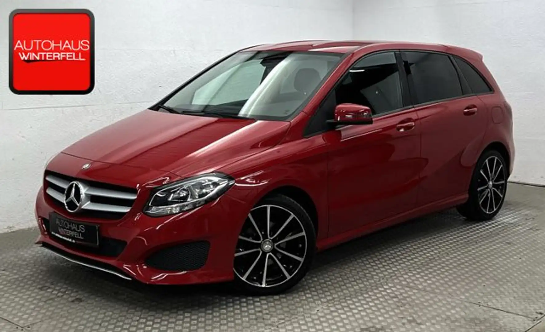 Mercedes-Benz B 180 18Z+SITZHEIZUNG+TEMPOMAT+PDC+KLIMA+NAVI+ Rood - 1