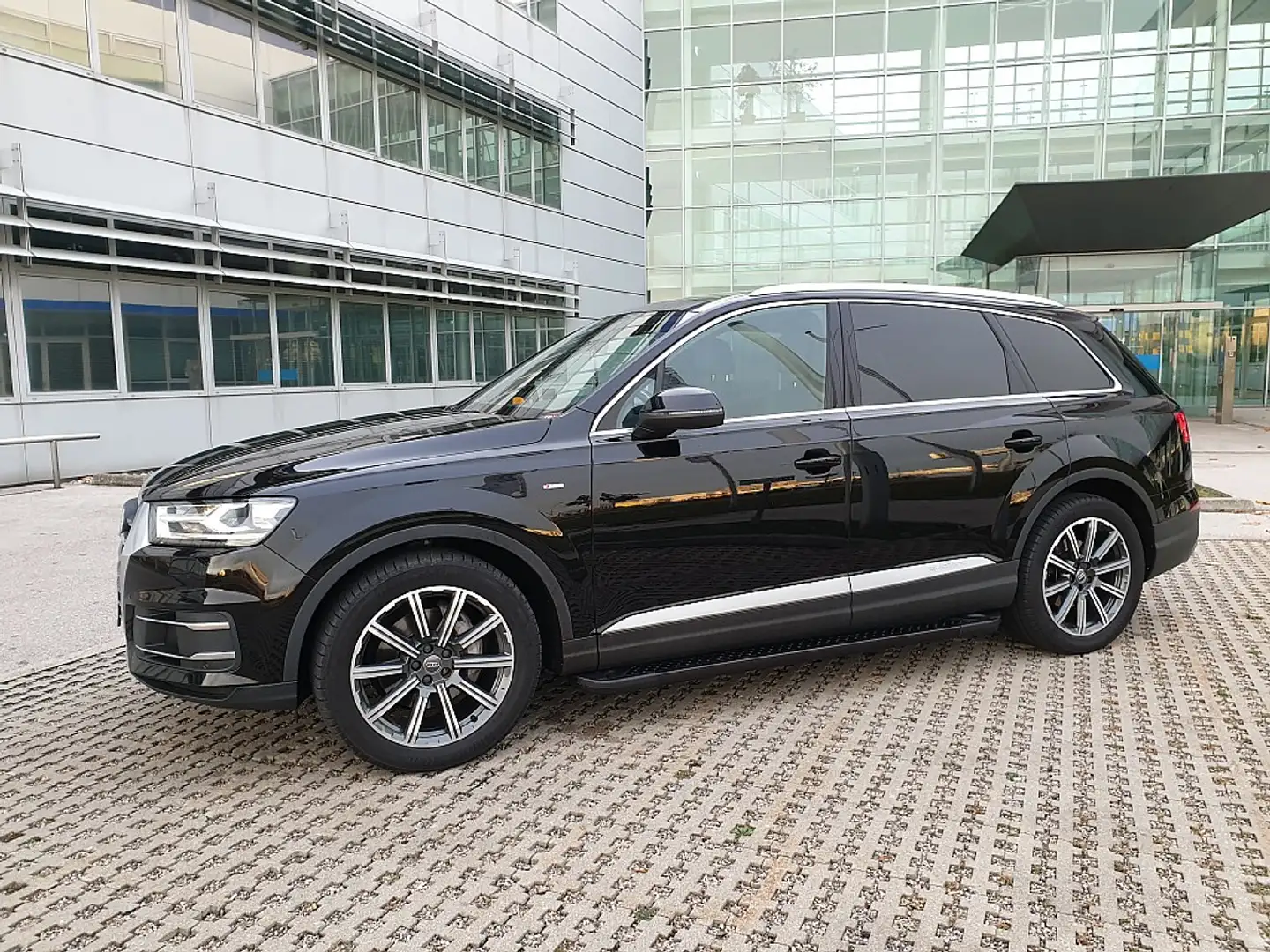 Audi Q7 3,0 TDI ultra quattro Tiptronic*SOFORT KREDIT* Schwarz - 1