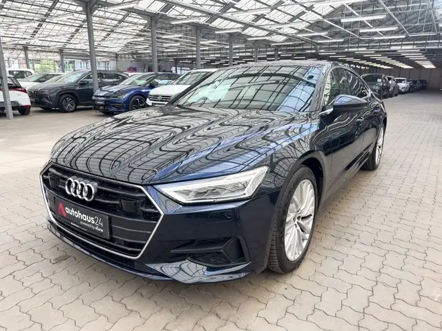 Audi A7 view 3