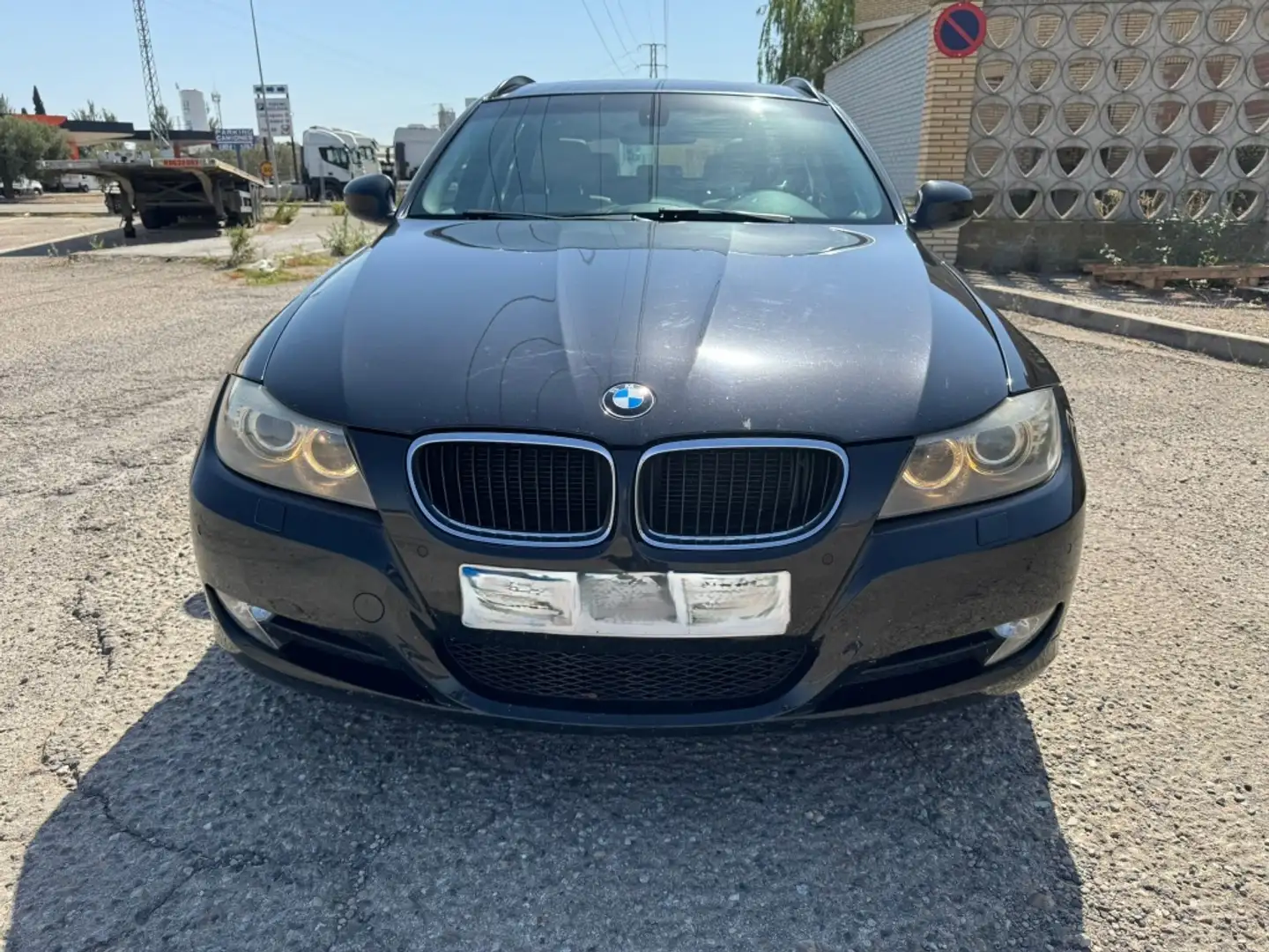 BMW 320 320dA Touring Noir - 2