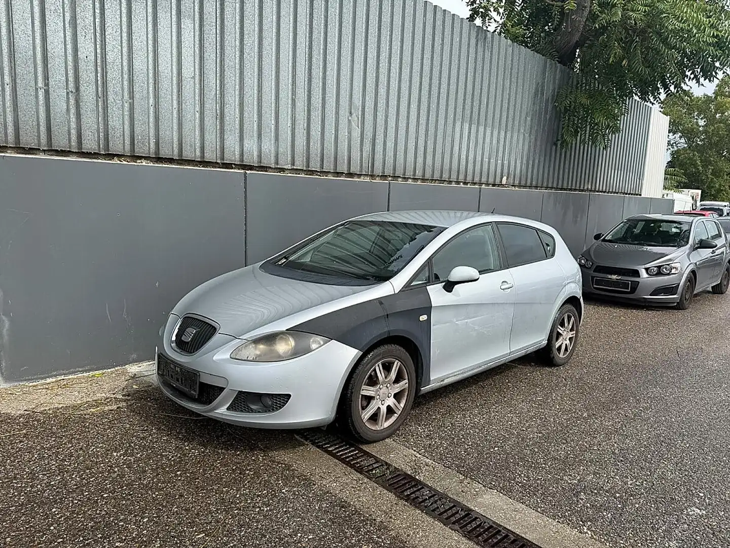 SEAT Leon Stylance 1,9 TDI DPF | PICKERL 12/2026 INKL.ÜBE... Grau - 1