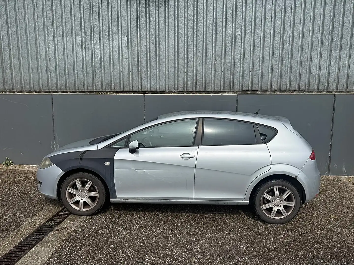 SEAT Leon Stylance 1,9 TDI DPF | PICKERL 12/2026 INKL.ÜBE... Grau - 2