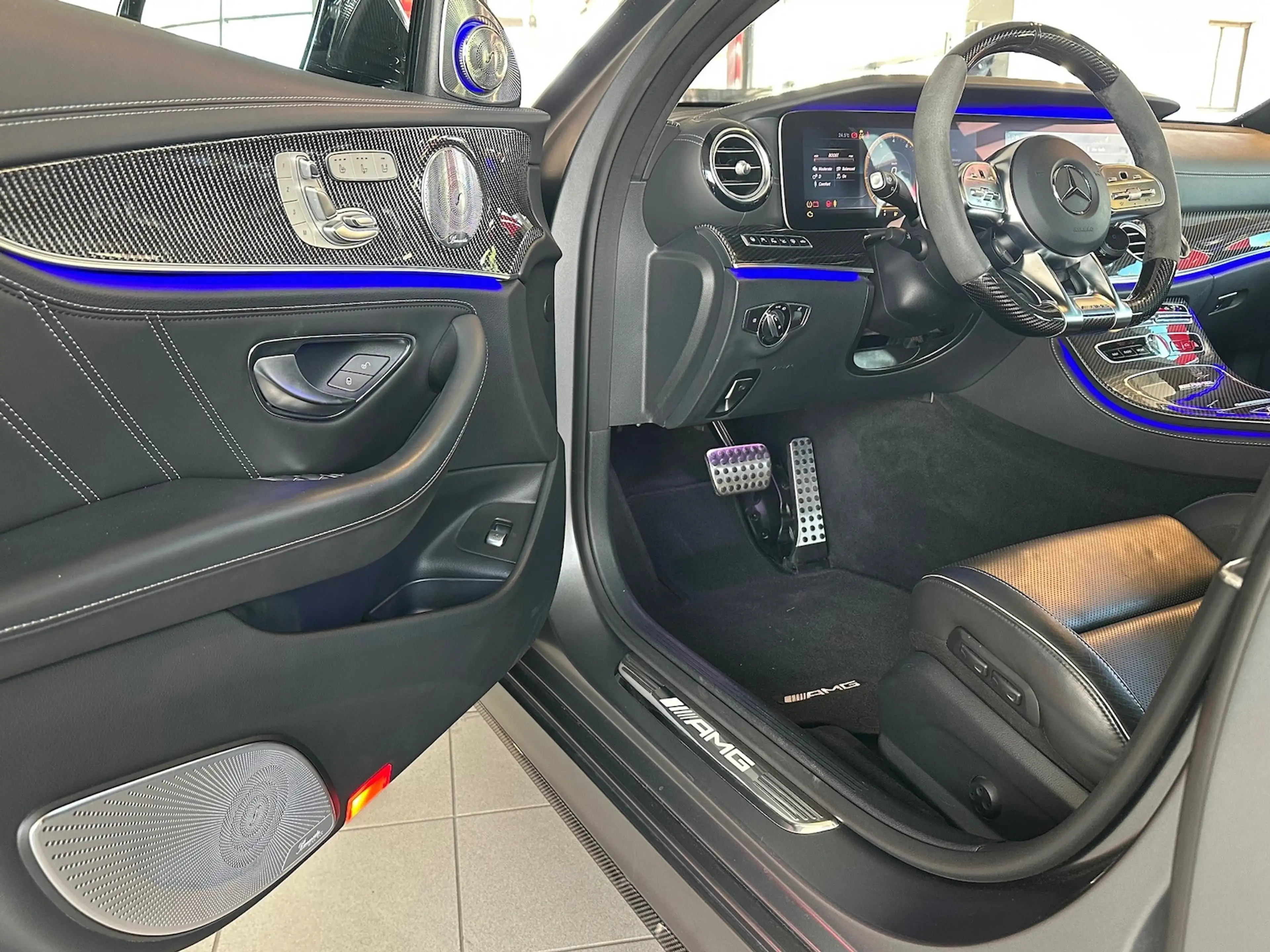 Mercedes-Benz E 63 AMG S 4M+ Keramik|Carbon|Distr|Pano|Perf.Aga|uvm. — photo 12