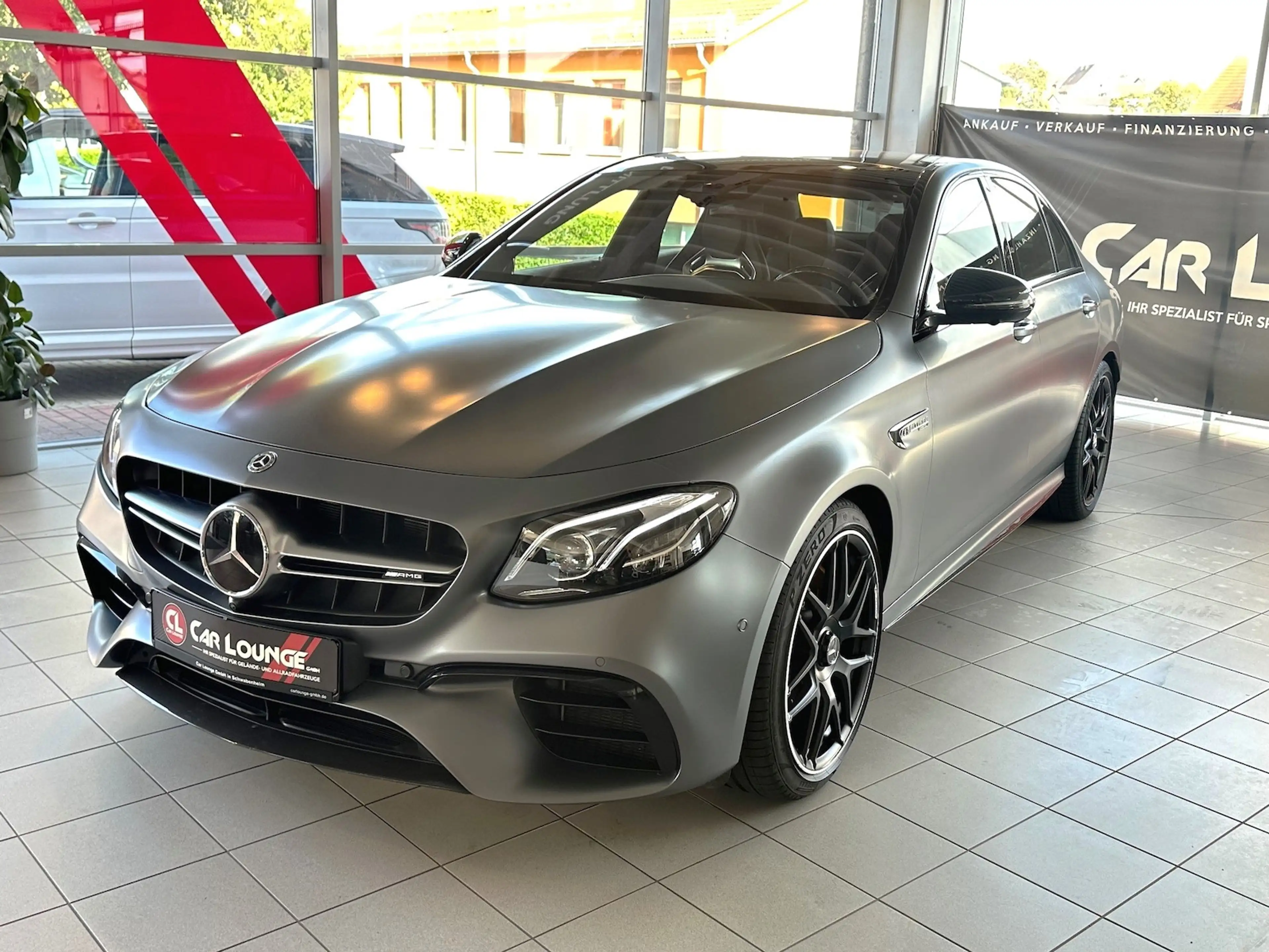 Mercedes-Benz E 63 AMG S 4M+ Keramik|Carbon|Distr|Pano|Perf.Aga|uvm.