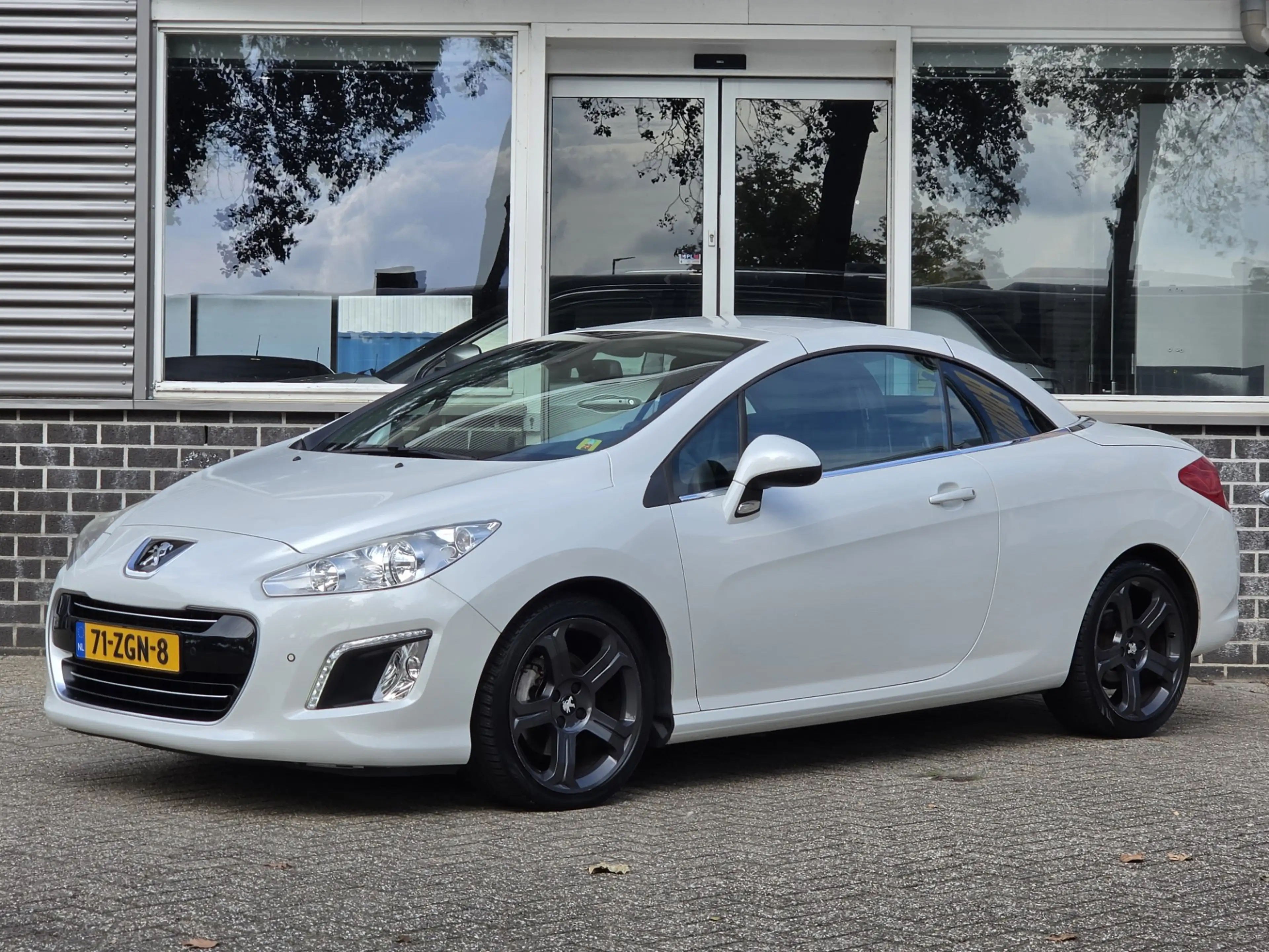 Peugeot 308 CC 1.6 THP Griffe Leder Navi Stoel+Nek Verwarming — photo 2