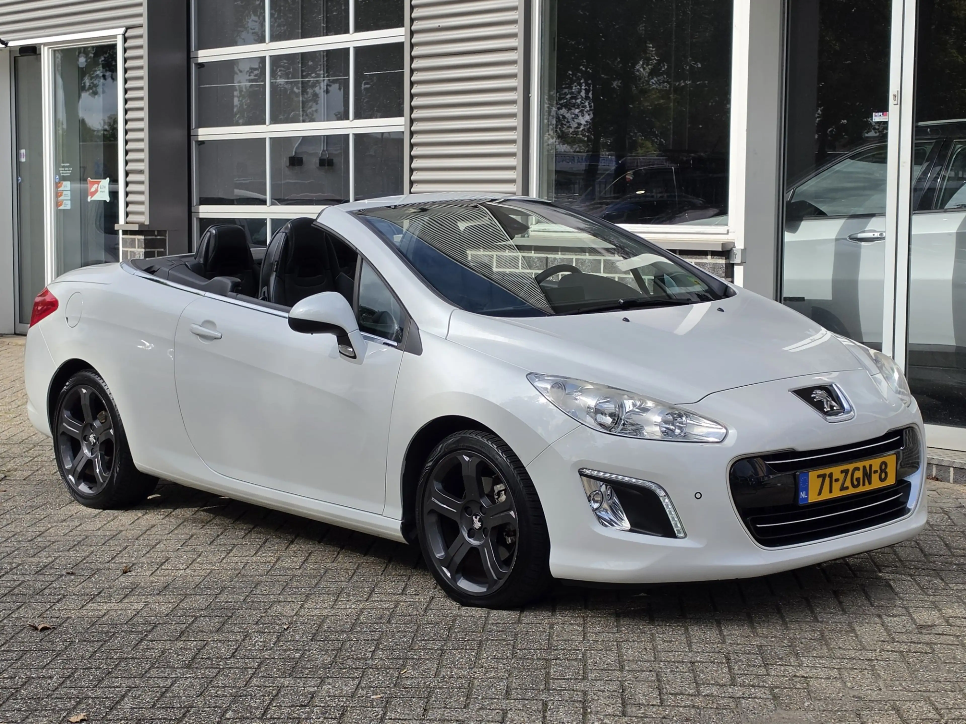 Peugeot 308 CC 1.6 THP Griffe Leder Navi Stoel+Nek Verwarming — photo 5