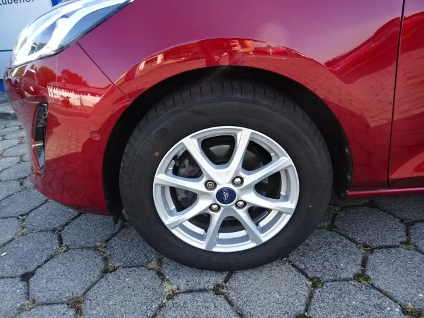 Ford Fiesta 1.0 Ecoboost Titanium +Navi+Kamera+Sitzheiz. Rosso - 2