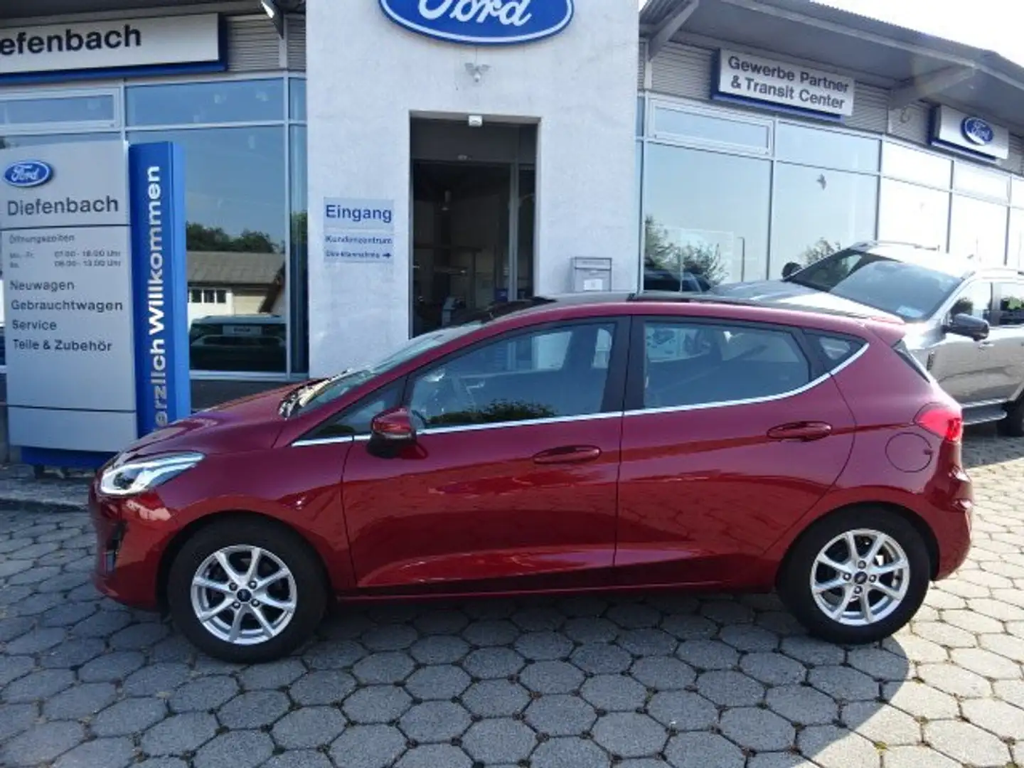 Ford Fiesta 1.0 Ecoboost Titanium +Navi+Kamera+Sitzheiz. Rosso - 1