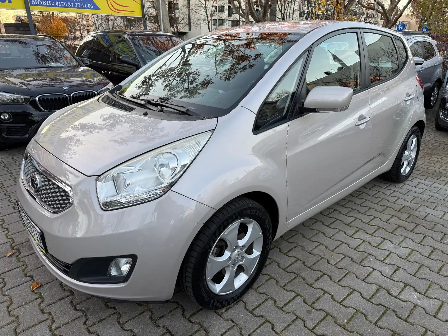 Kia Venga Spirit 1.HAND *AUTOMATIK*WENIG KM* Argent - 1