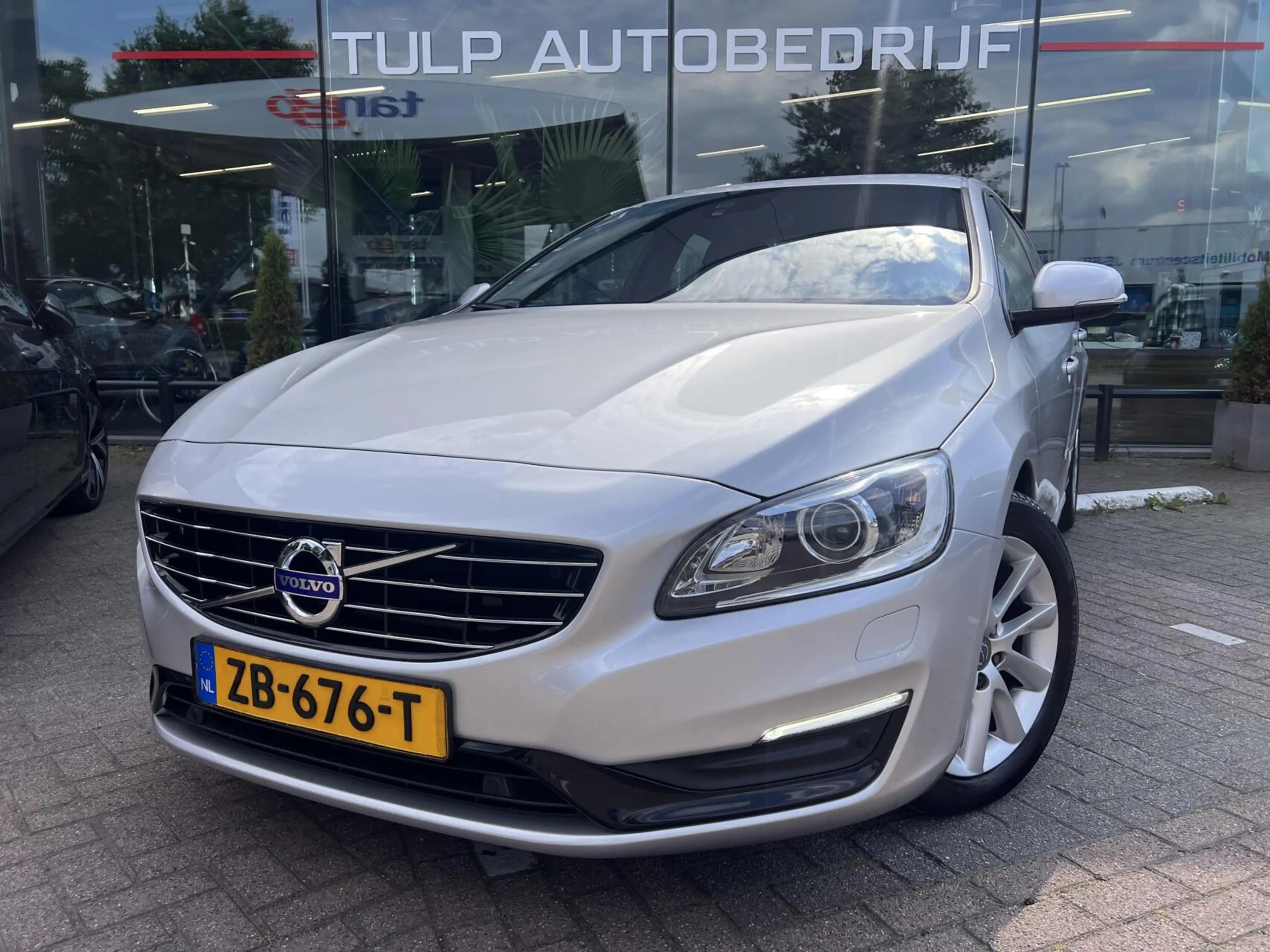 Volvo S60 1.5 T2 Polar+ Dynamic Airco Cruise Dak Leder NAP — photo 3
