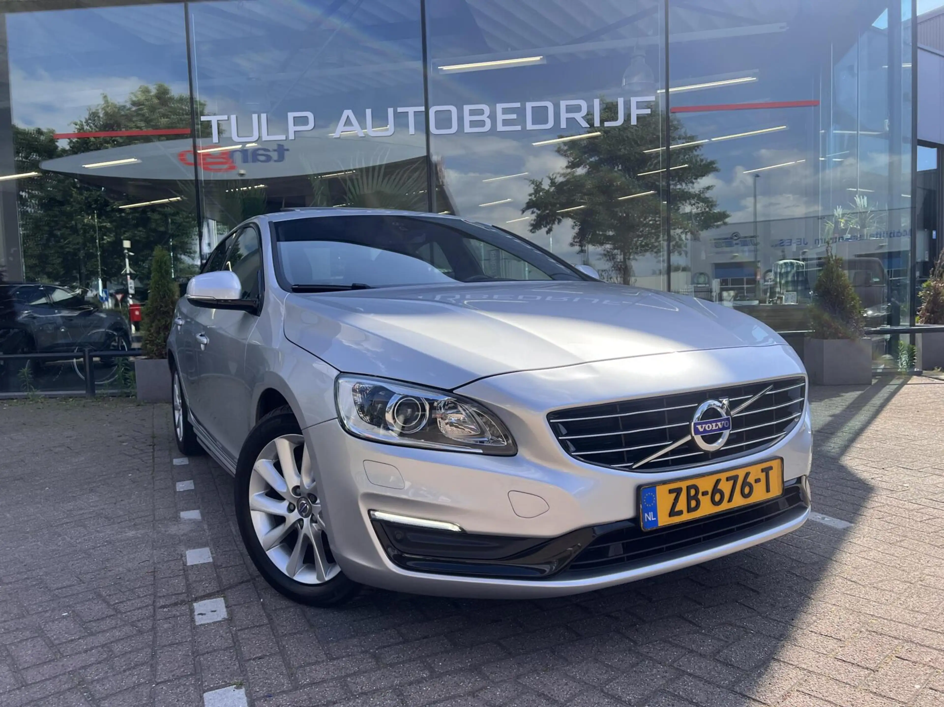Volvo S60 1.5 T2 Polar+ Dynamic Airco Cruise Dak Leder NAP — photo 4