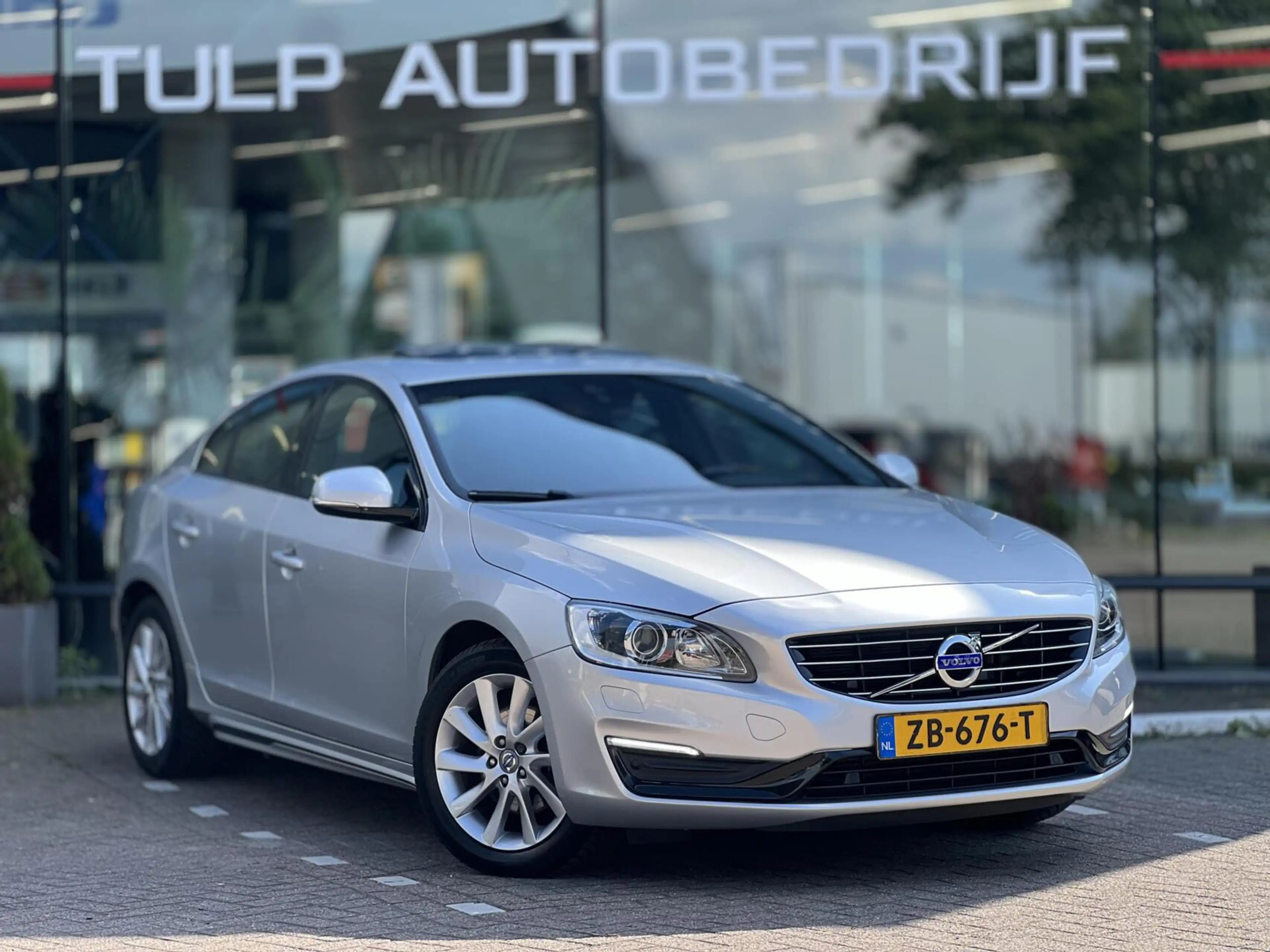 Volvo S60 1.5 T2 Polar+ Dynamic Airco Cruise Dak Leder NAP — photo 2