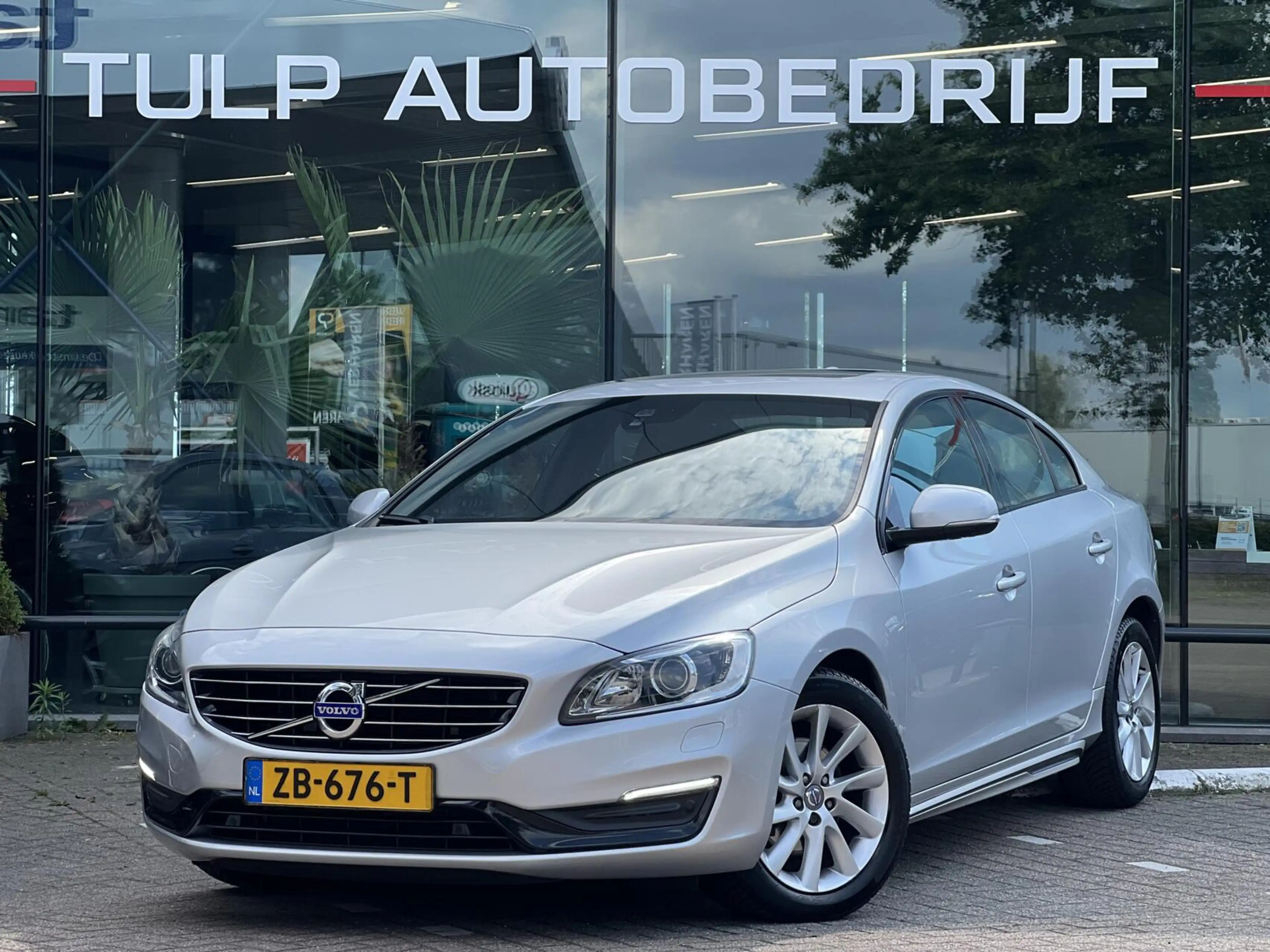 Volvo S60 1.5 T2 Polar+ Dynamic Airco Cruise Dak Leder NAP