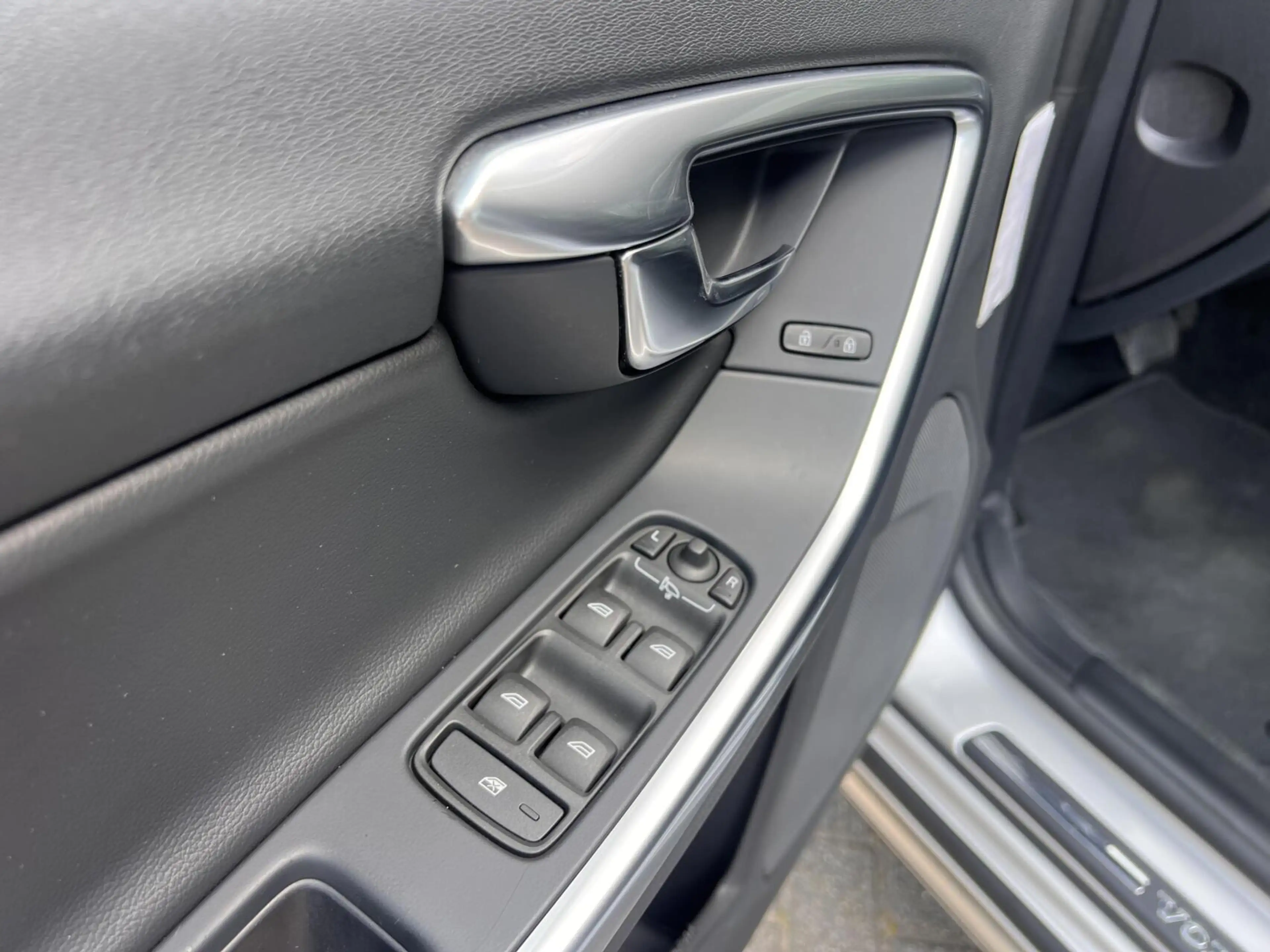 Volvo S60 1.5 T2 Polar+ Dynamic Airco Cruise Dak Leder NAP — photo 45