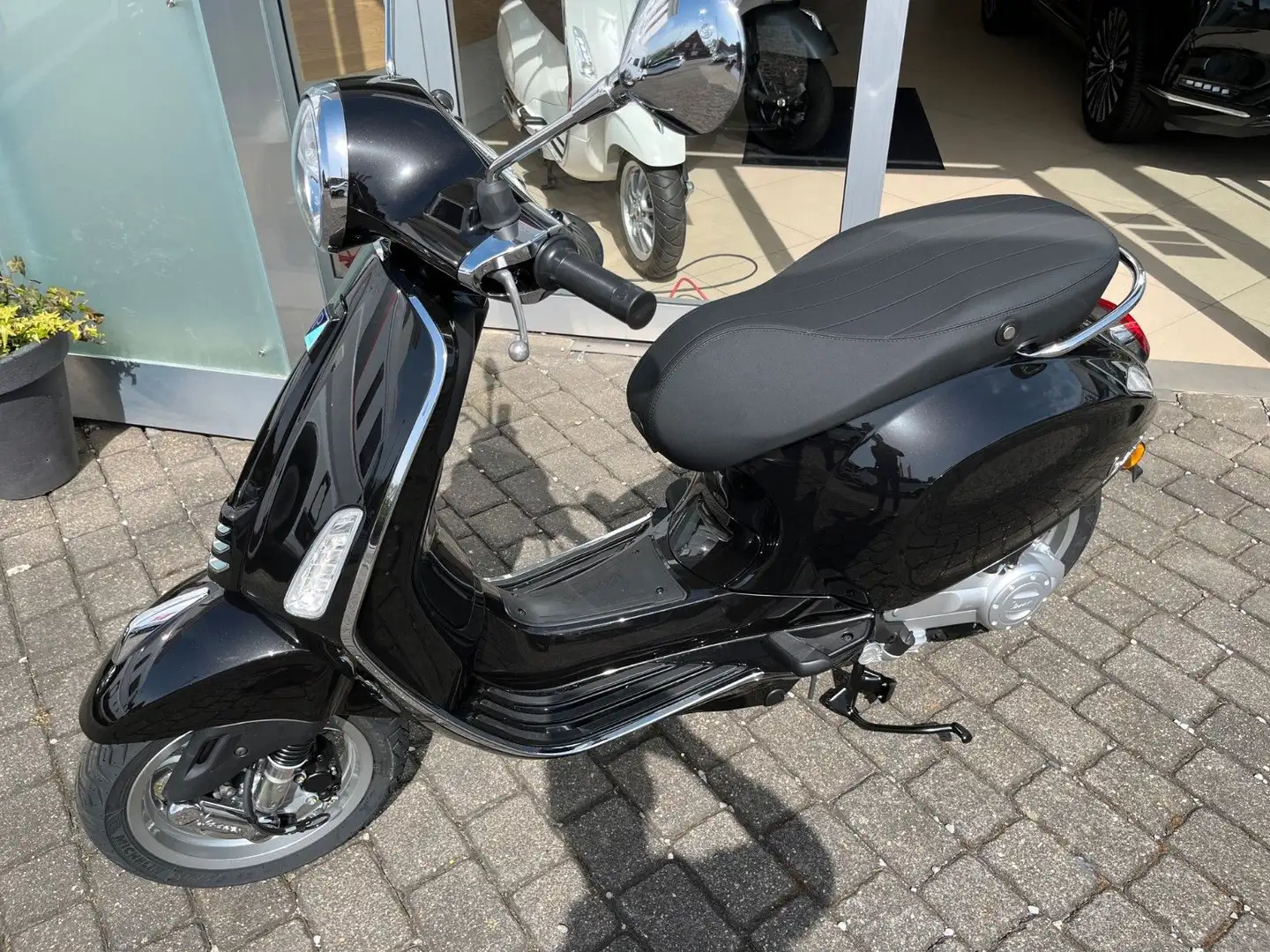Vespa Primavera 50 Faceliftmodell *NEU* *SOFORT* crna - 1