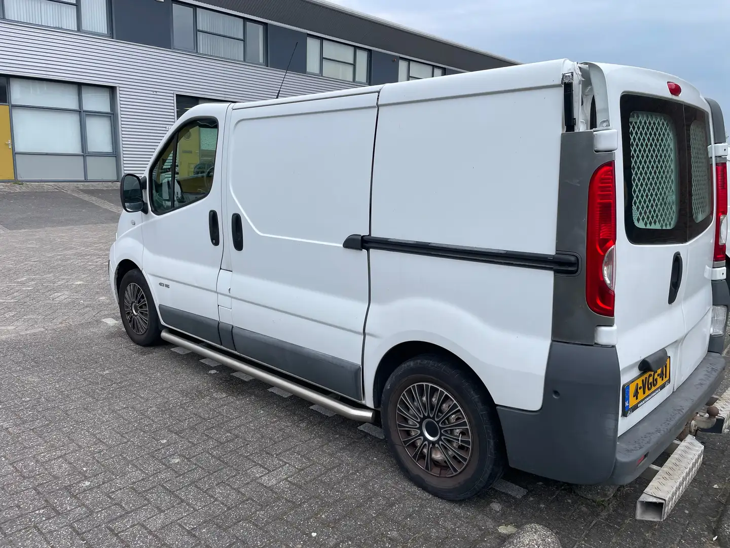 Renault Trafic Renault Trafic T29 2.5 DCI 84KW E4 L1h1 FAP 2010 Wit - 2