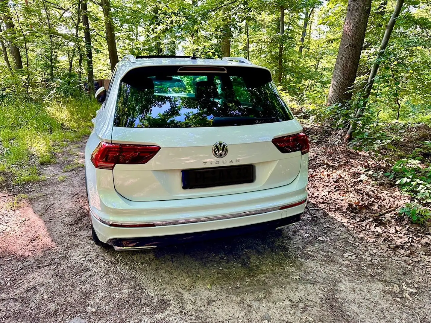 Volkswagen Tiguan 2.0 TSI 4Motion DSG OPF Highline Weiß - 2