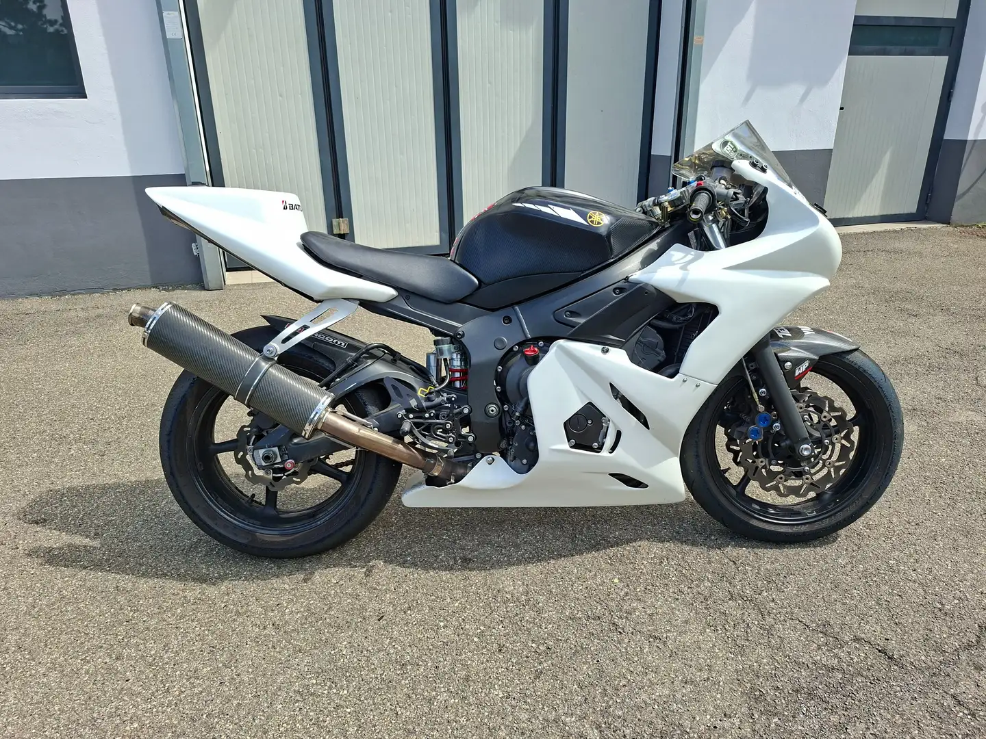 Yamaha YZF-R6 2003 immatricolata con ricambi originali Bianco - 1