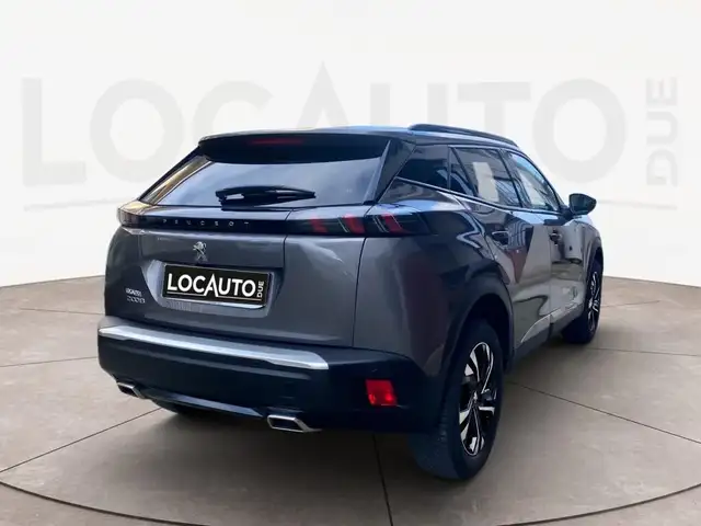 Peugeot 2008 view 4