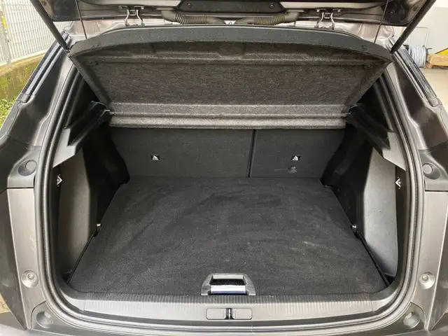 Peugeot 2008 view 9