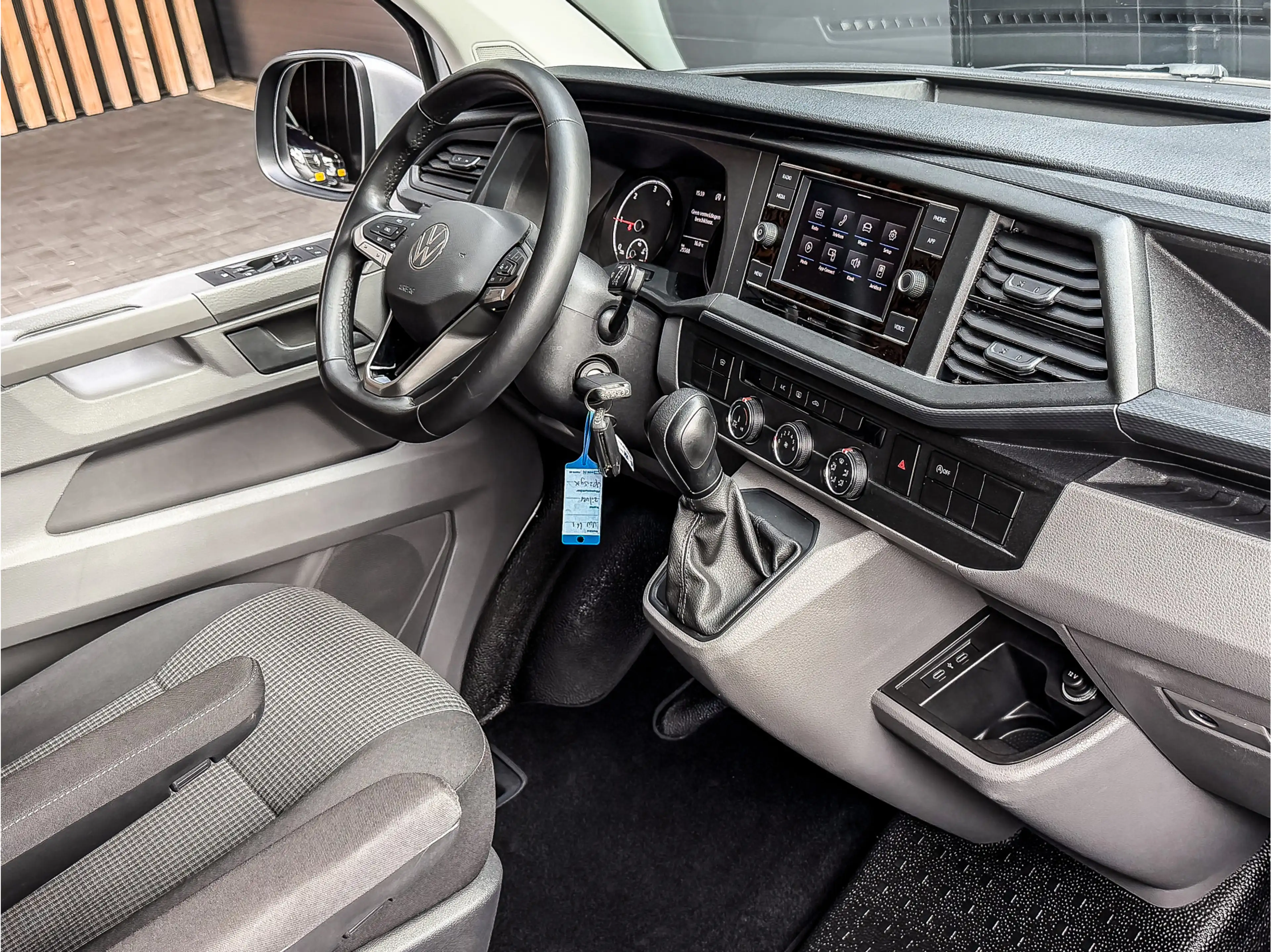 Volkswagen T6.1 Transporter 2.0 TDI 150PK DSG L2H1 Marge incl. BTW en BPM | CA — photo 8