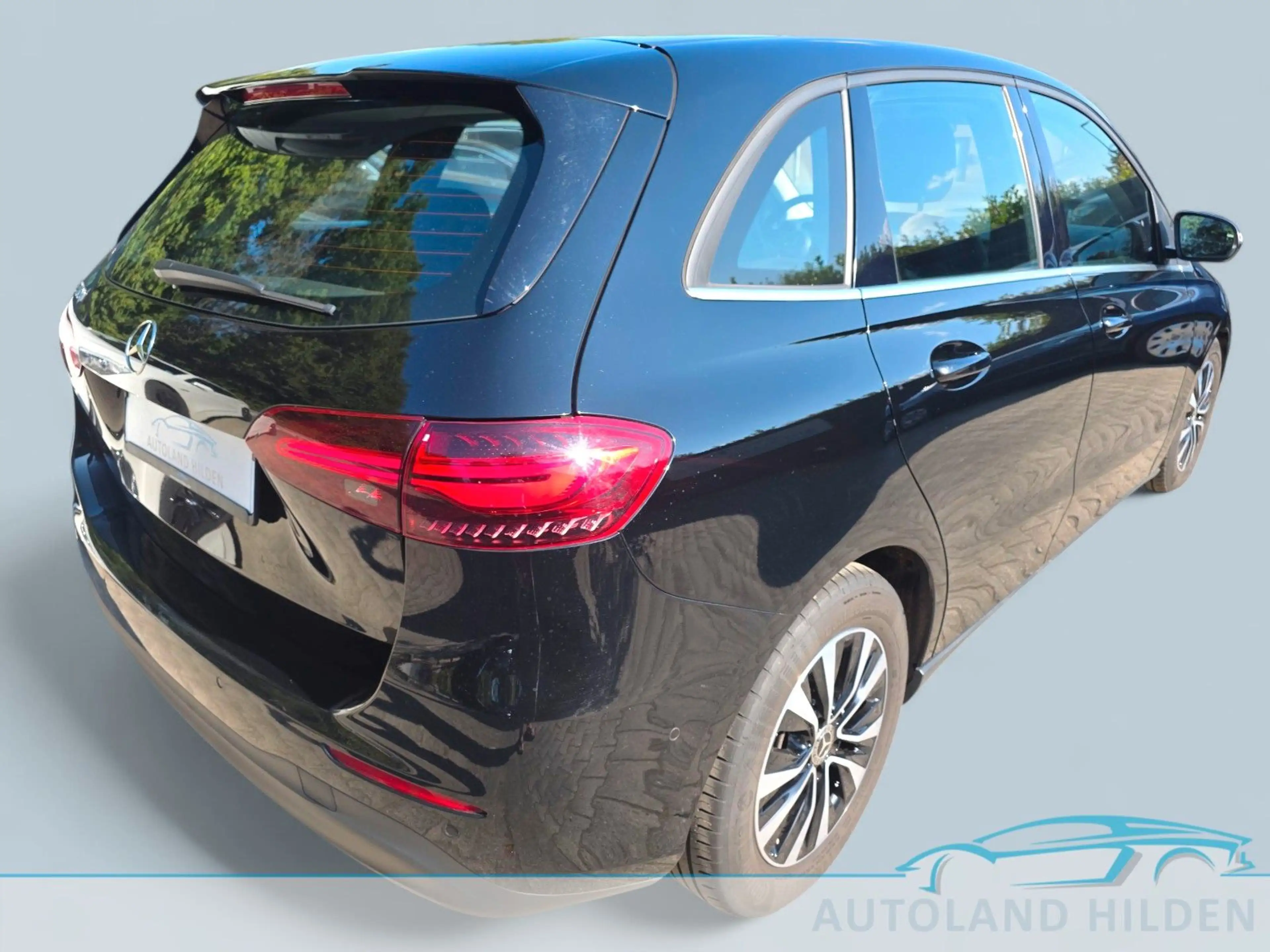 Mercedes-Benz B 180 d 8G-DCT 2.0 Automatik/Kamera/LED/1 Hand — photo 6