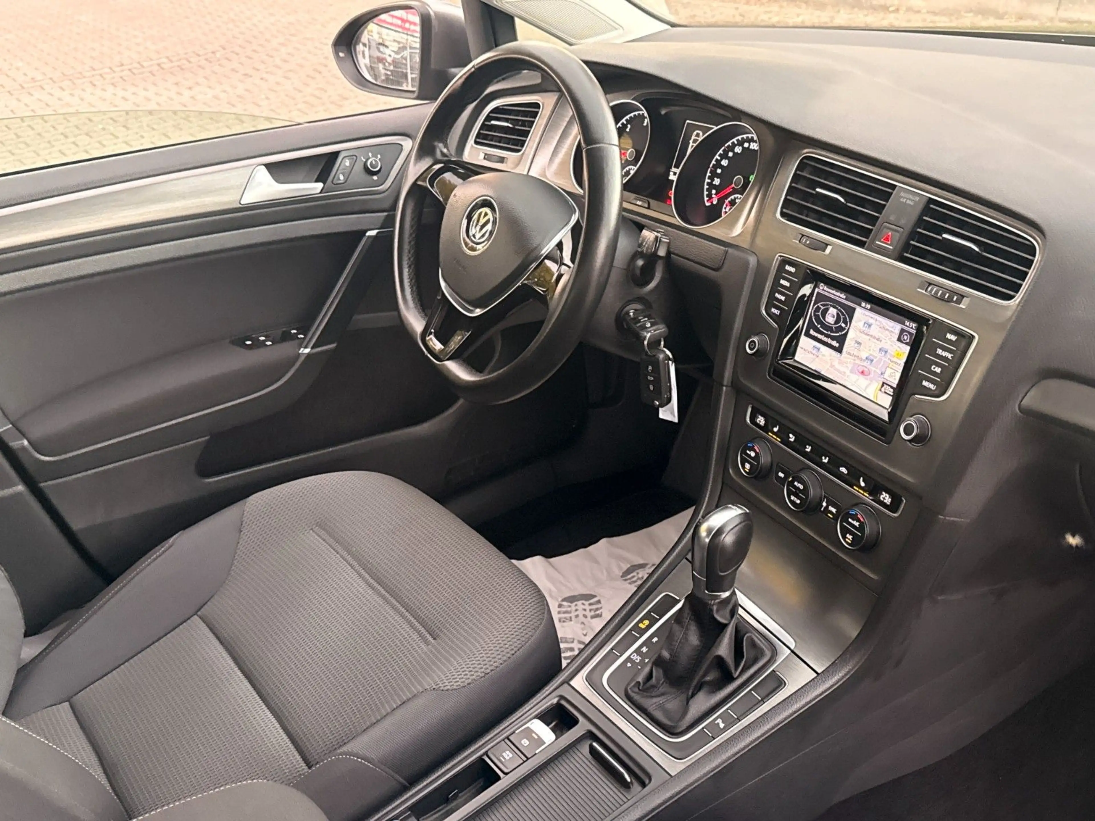 Volkswagen Golf VII 1.6 TDI DPF Variant Comfortline BMT.NAV — photo 13