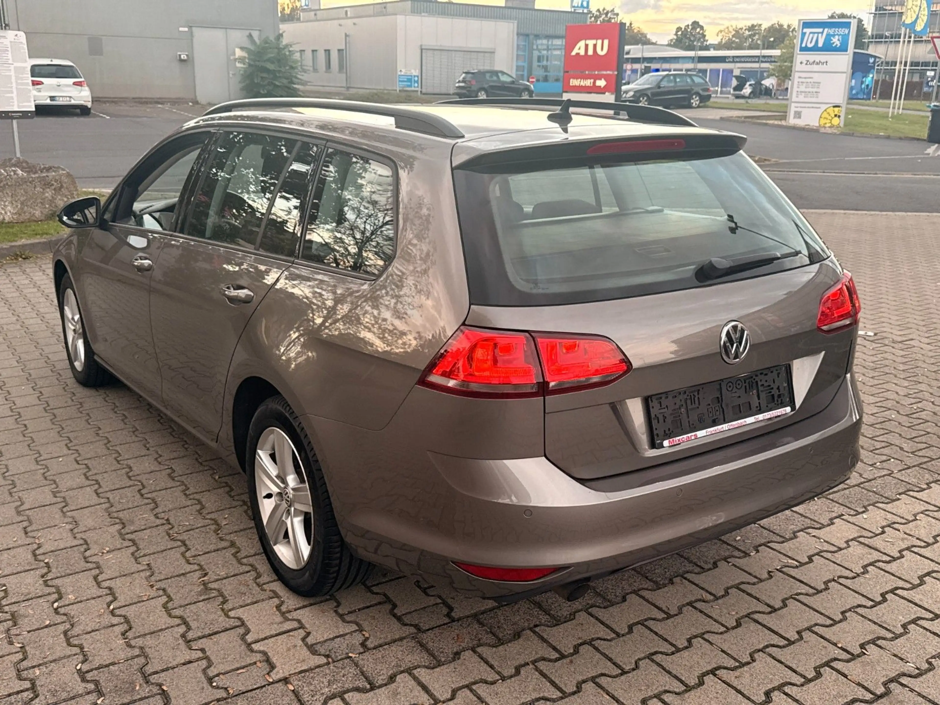 Volkswagen Golf VII 1.6 TDI DPF Variant Comfortline BMT.NAV — photo 8