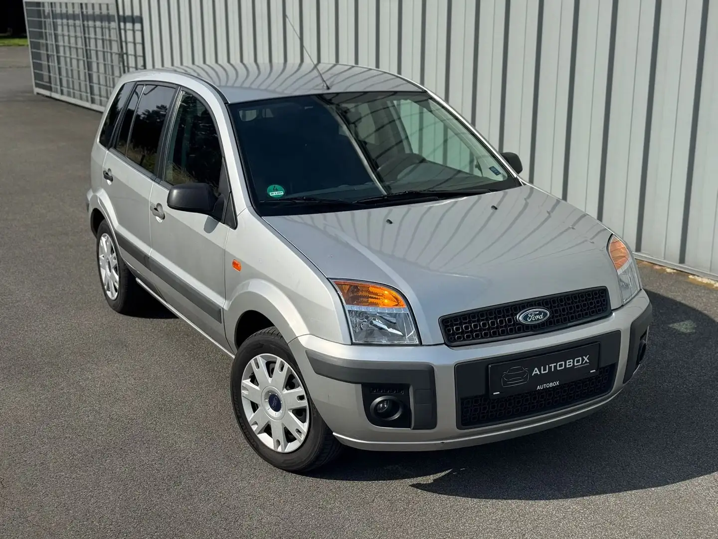 Ford Fusion 1,6 Style*KLIMA*100PS Silber - 1