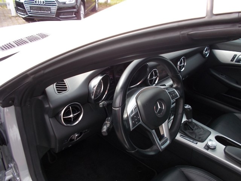 Mercedes-Benz SLK 250 Panodach Leder Navi PDC zus. WR — photo 12