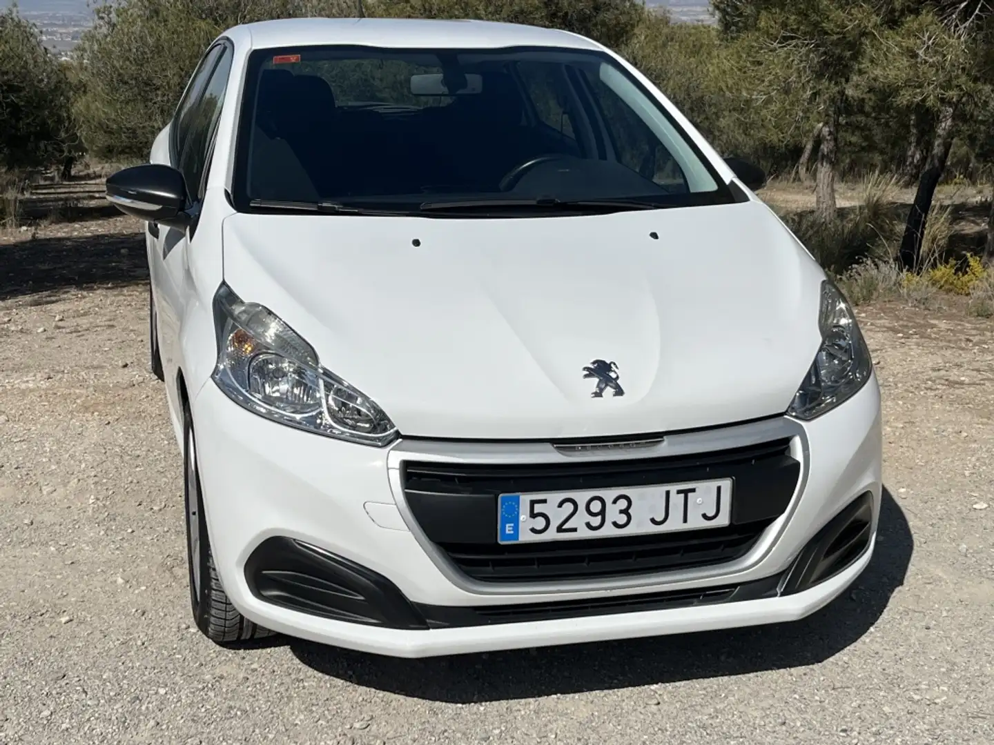 Peugeot 208 1.6 BlueHDi Active 75 Weiß - 1