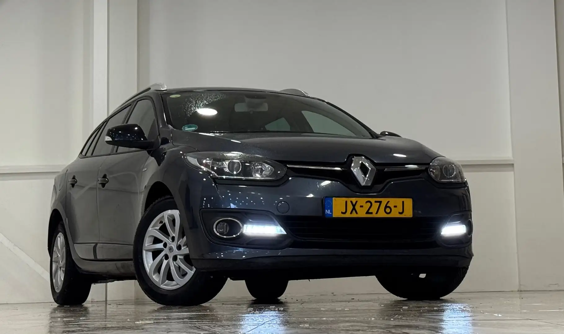 Renault Megane Estate 1.5 dCi Limited Trekhaak Allseason banden N Grau - 2