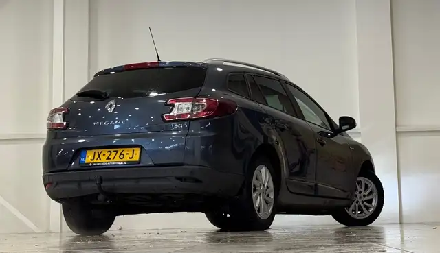 Renault Megane view 5