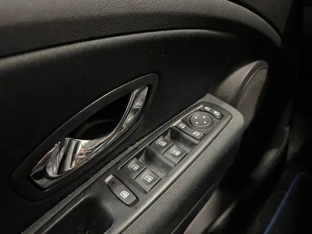 Renault Megane view 12