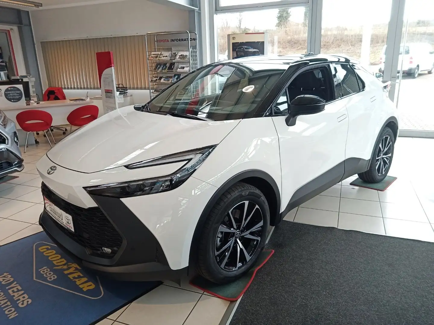 Toyota C-HR 2.0 Plug-In Hyb Team *333€ ohne Anzahlung Белый - 1