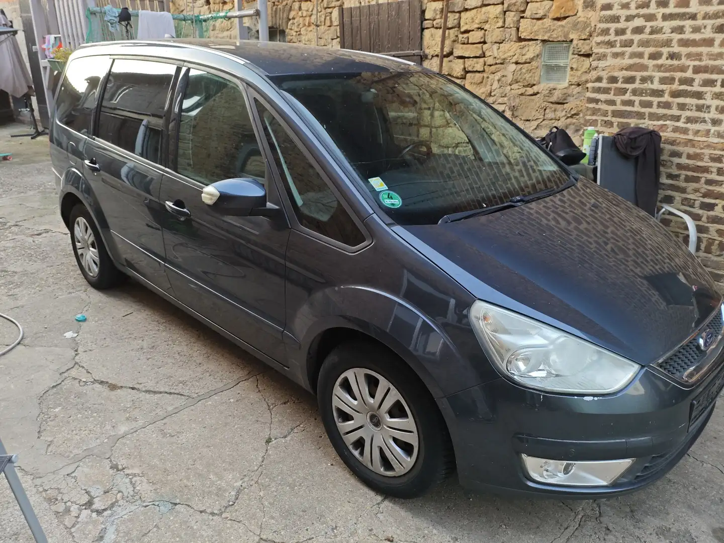 Ford Galaxy - 1
