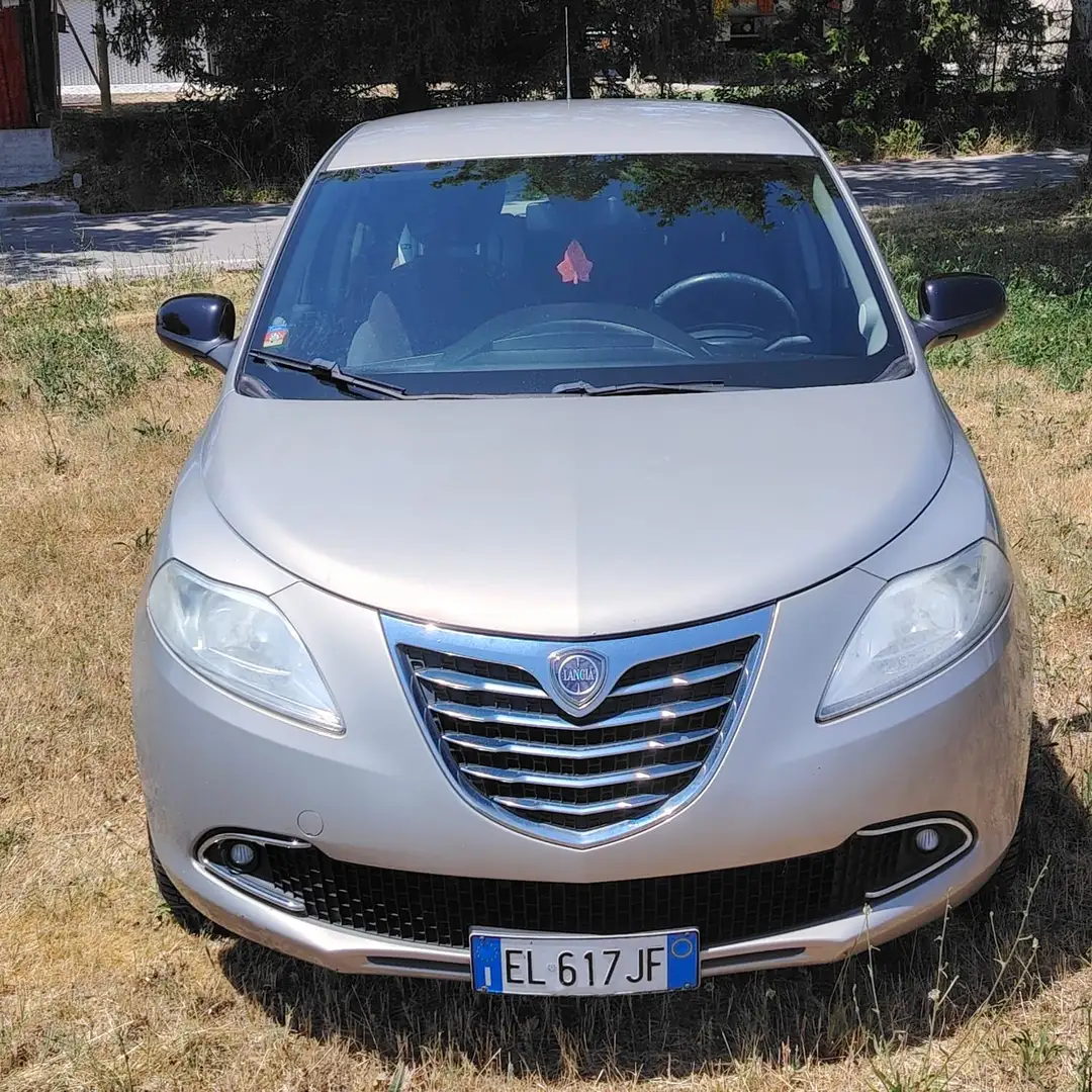 Lancia Ypsilon Ypsilon III 2011 1.2 8v Gold ecochic Gpl 69cv Beige - 1