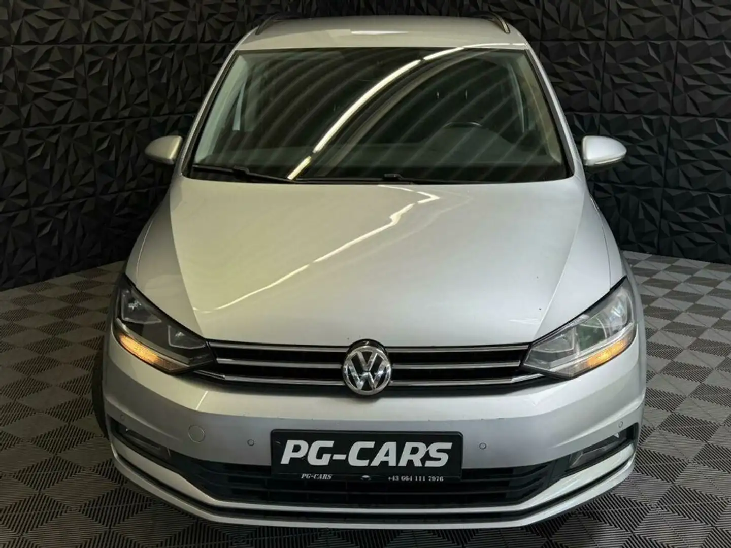 Volkswagen Touran 1.6 TDI Comfortline BlueMotion Tech DSG Silber - 2