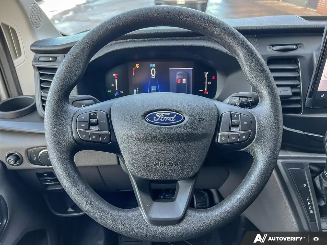 Ford Transit Cargo Van снимка Ford Transit Cargo Van
