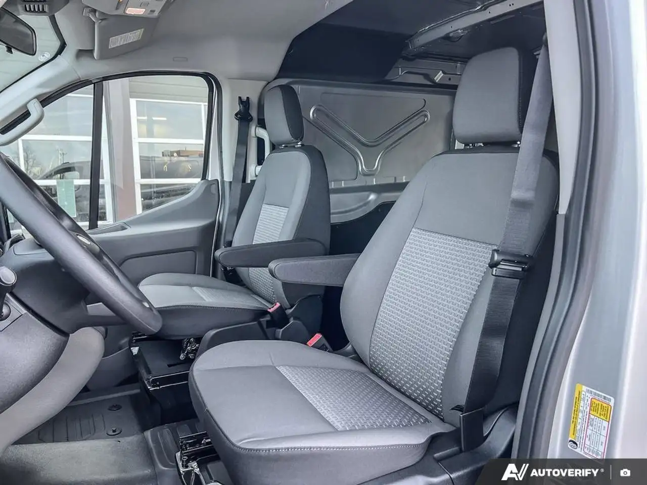 Ford Transit Cargo Van снимка Ford Transit Cargo Van