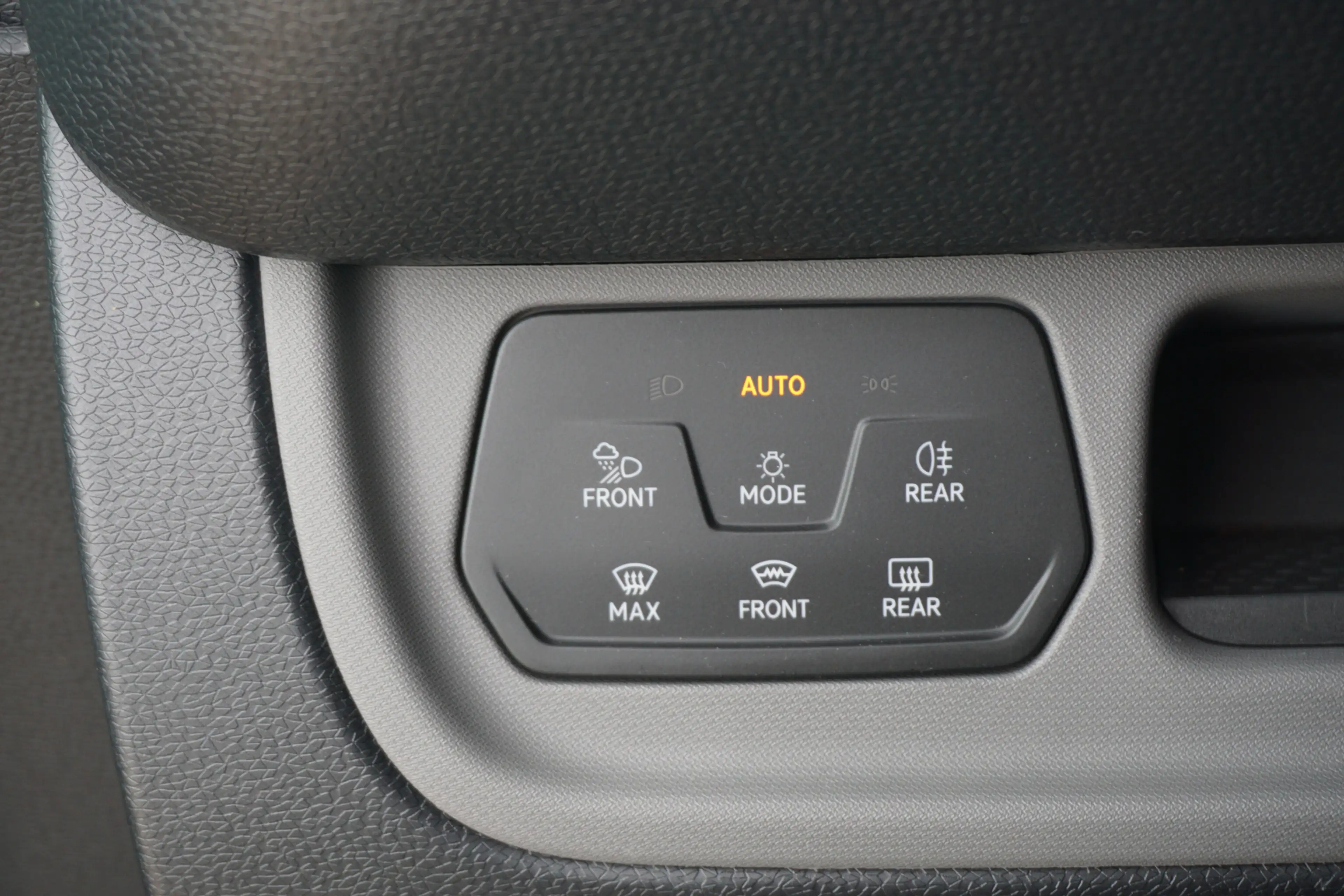 Volkswagen ID. Buzz Cargo 77 kWh Trekhaak | Camera | IQ Light — photo 9
