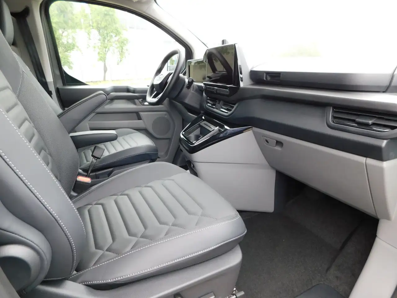 Ford Tourneo Custom 2026 — фото 15