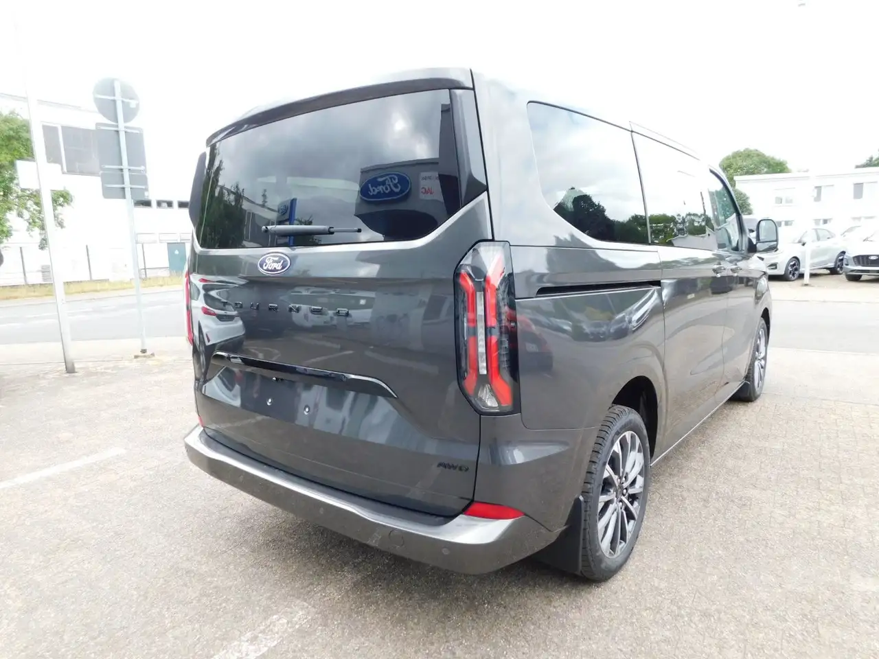Ford Tourneo Custom 2026 — фото 6