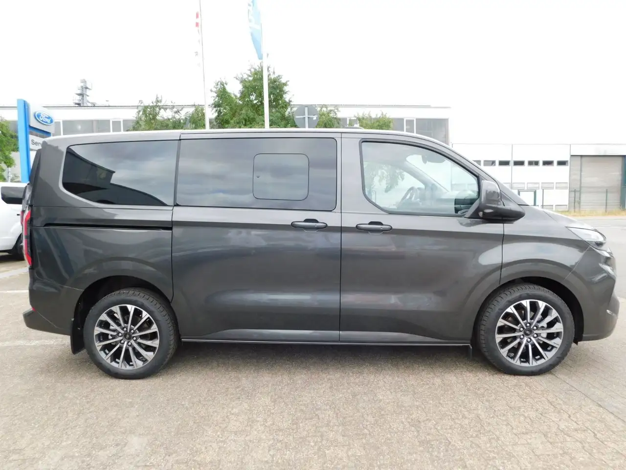 Ford Tourneo Custom 2026