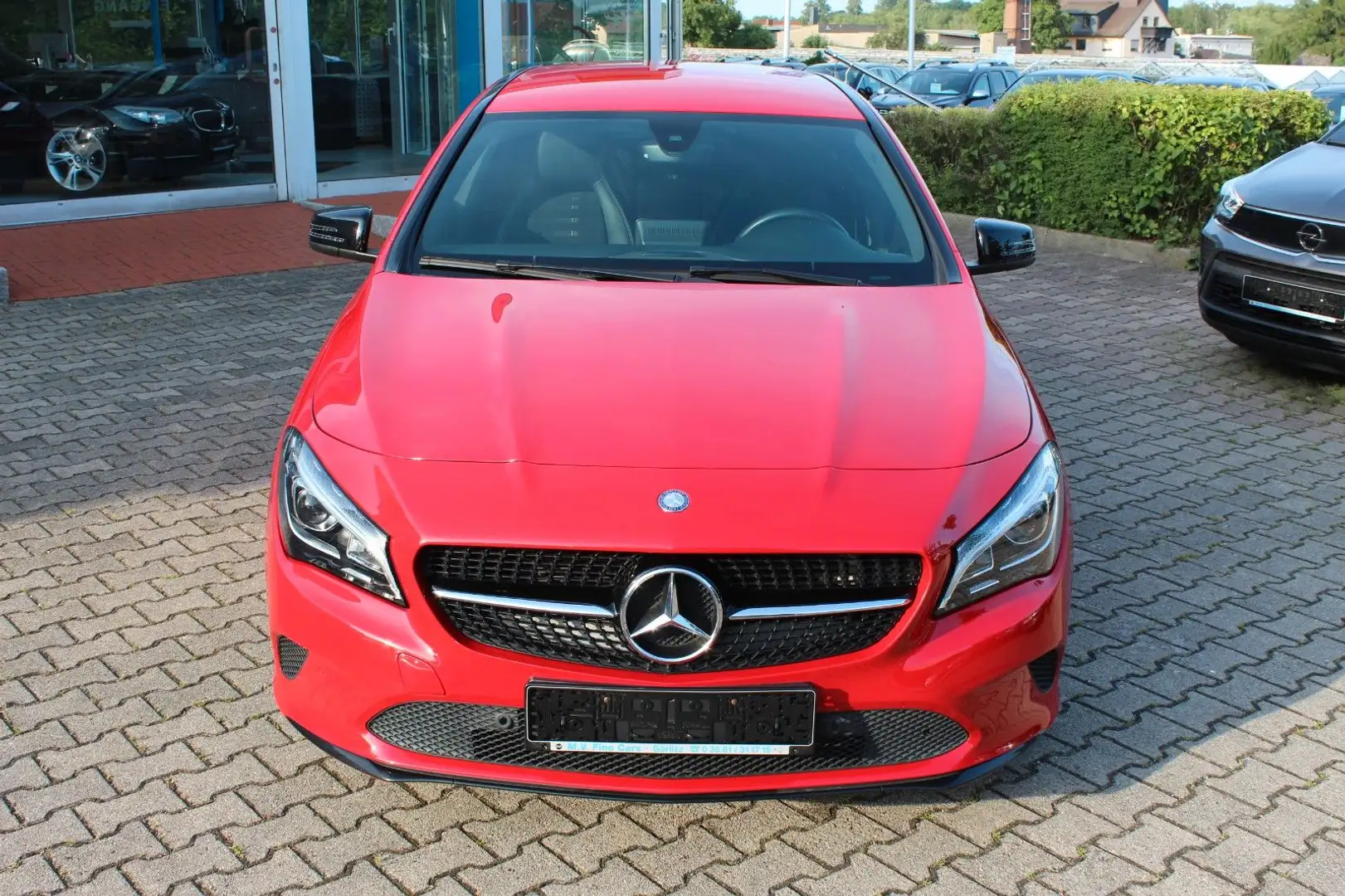 Mercedes-Benz CLA 180 Rot - 2