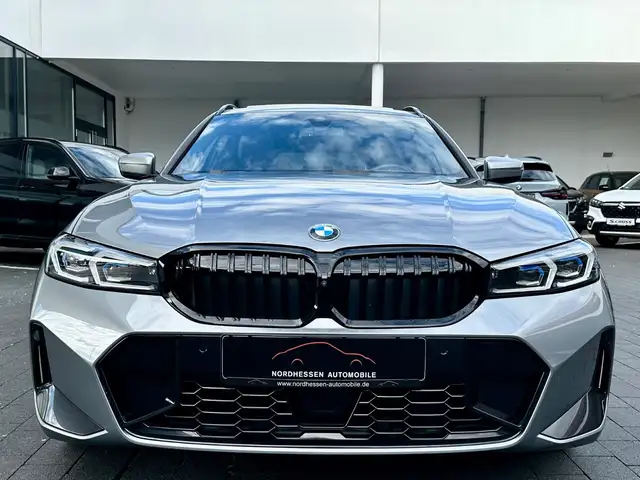 BMW 3 Series view 5